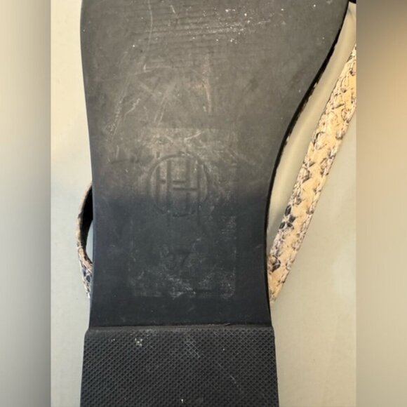 House of Harlow 1960 Colton Snake-Embossed Leather Flip Flops - Size 7 - Picture 7 of 8